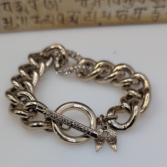 Victoria's Secret Gold Chain Bracelet with Embellished Clasp - Picture 3 of 6